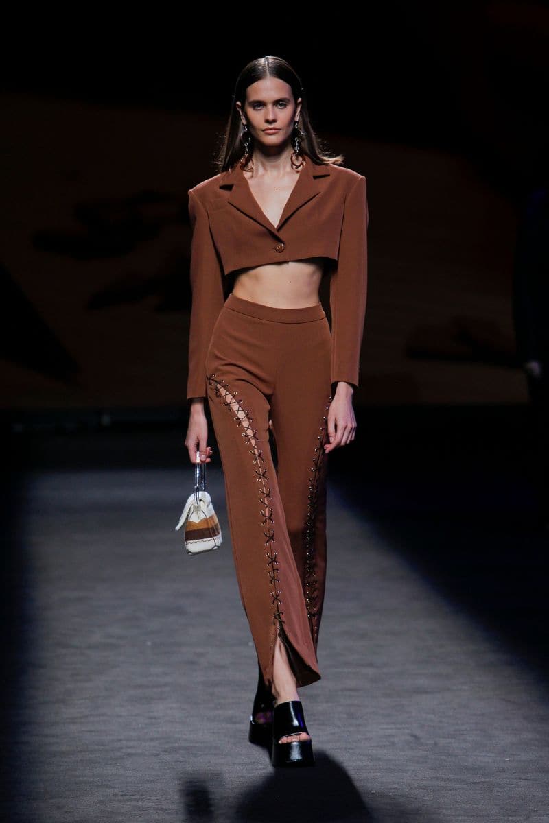 BROWN CROPPED BLAZER - Image 4